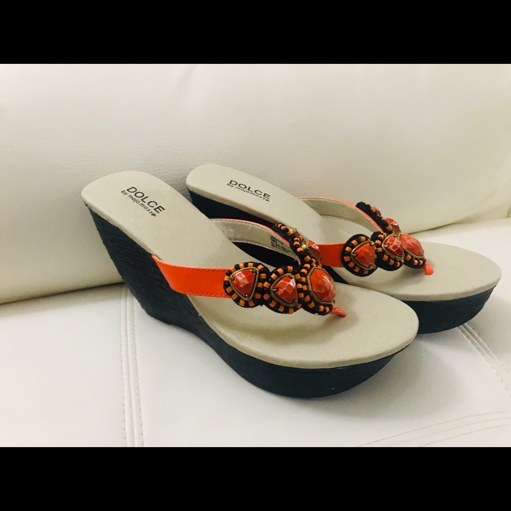 New sandal by Dolce By Mojo Moxy